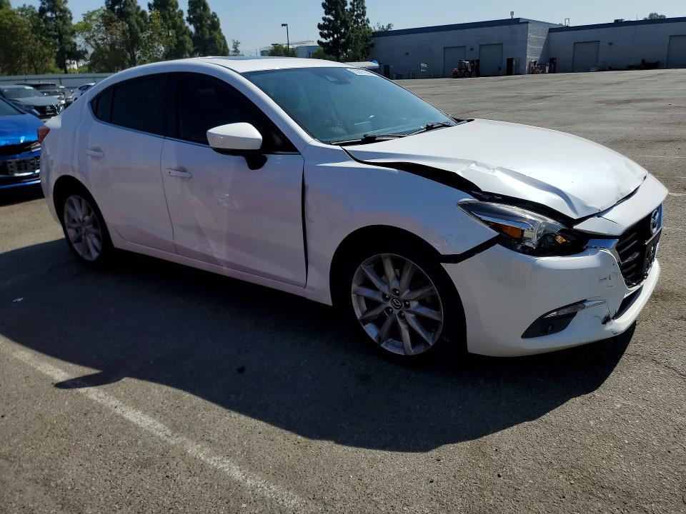 Photo 4 from auction – 2017 MAZDA 3 with VIN JM1BN1W38H1137937