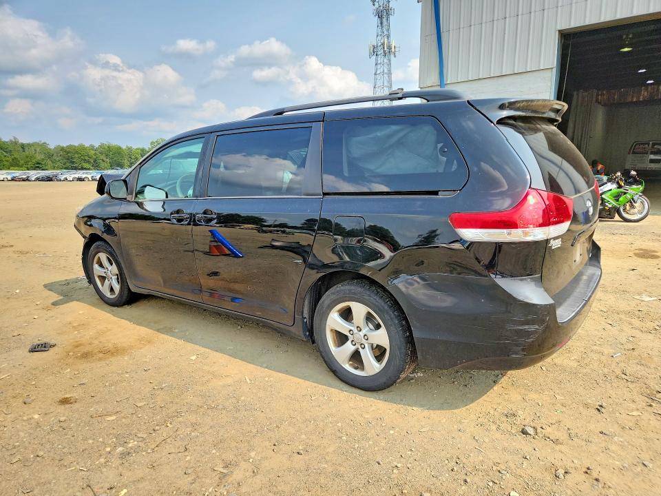 Photo 2 from auction – 2013 TOYOTA SIENNA with VIN 5TDKK3DC3DS333451