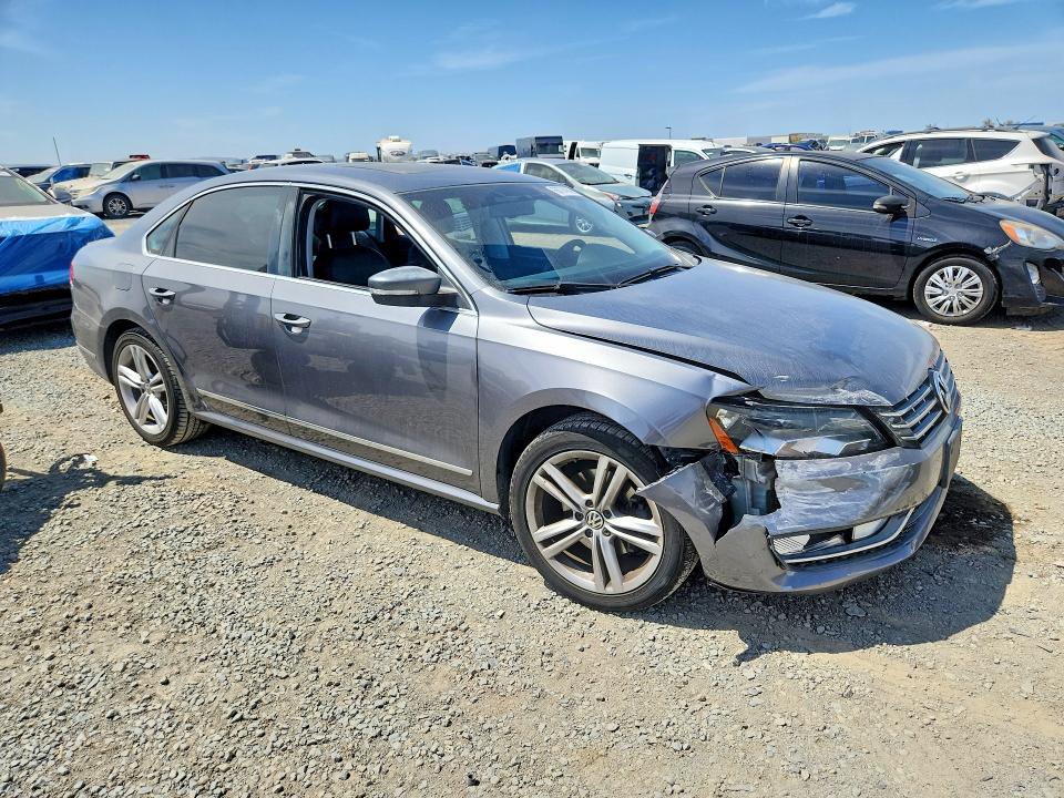 Photo 4 from auction – 2012 VOLKSWAGEN PASSAT with VIN 1VWCM7A38CC104898