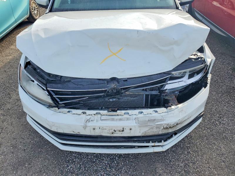 Photo 11 from auction – 2017 VOLKSWAGEN JETTA with VIN 3VW2B7AJ1HM216660