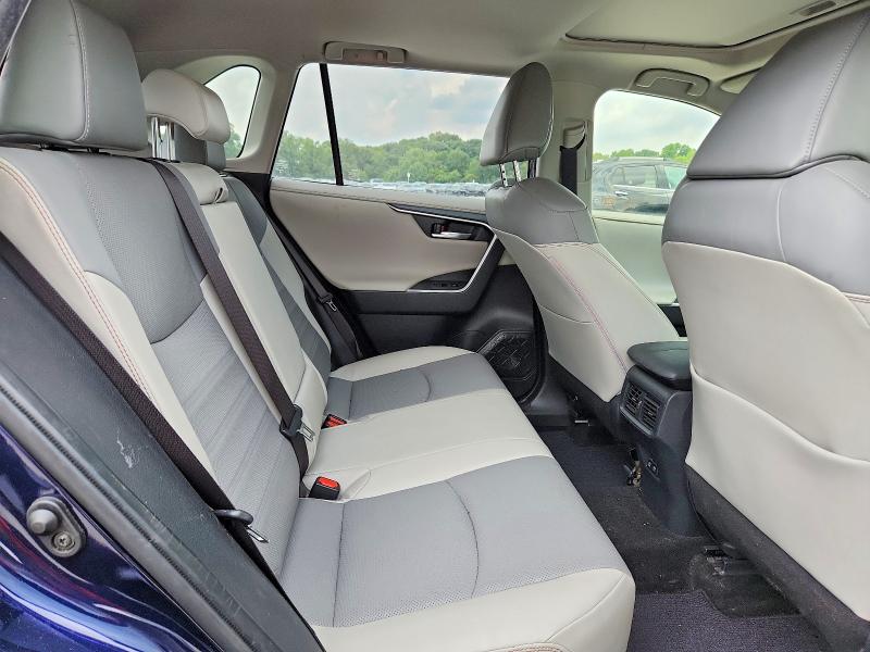 Photo 11 from auction – 2020 TOYOTA RAV4 with VIN JTMY1RFVXLD044558