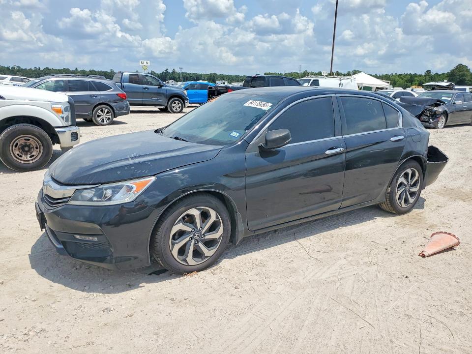 HONDA ACCORD 2017 with VIN 1HGCR2F81HA136995 - Photo from auction