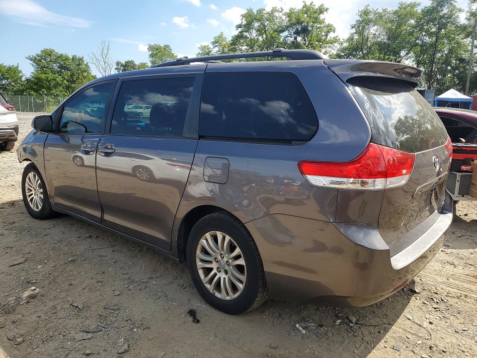 Photo 2 from auction – 2011 TOYOTA SIENNA with VIN 5TDYK3DC2BS099438