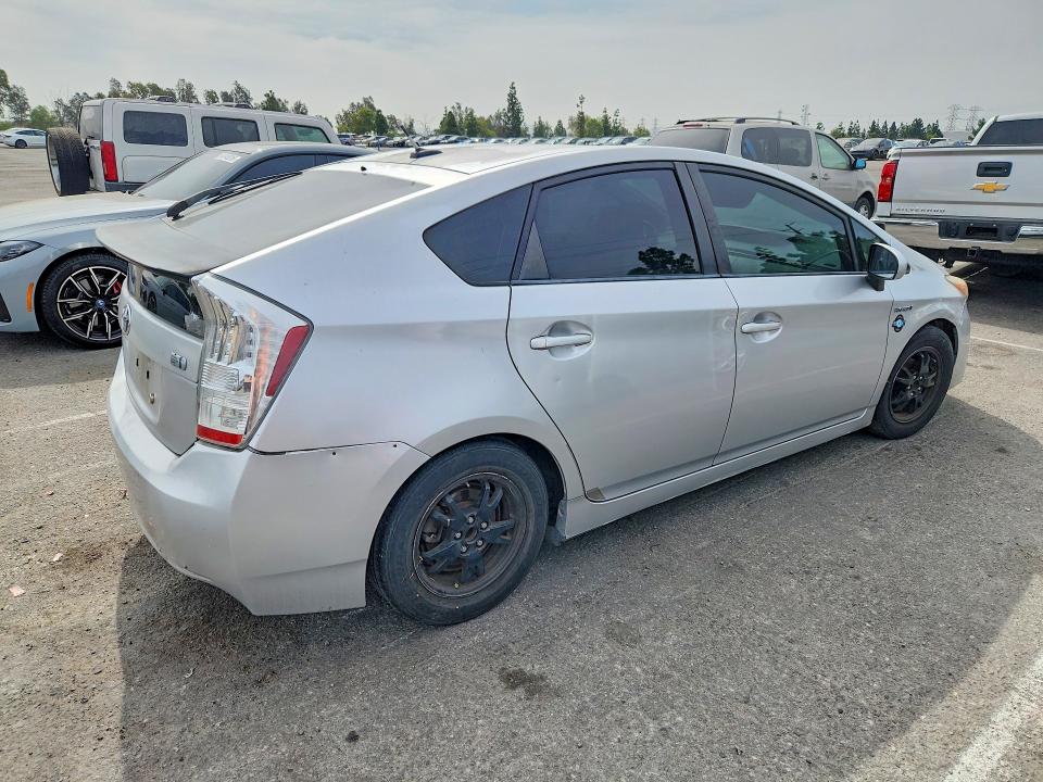 Photo 3 from auction – 2011 TOYOTA PRIUS with VIN JTDKN3DU9B5299499