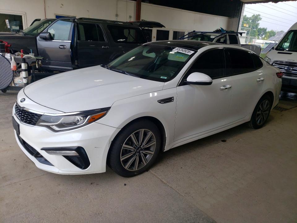 KIA OPTIMA 2020 with VIN 5XXGU4L10LG424215 - Photo from auction