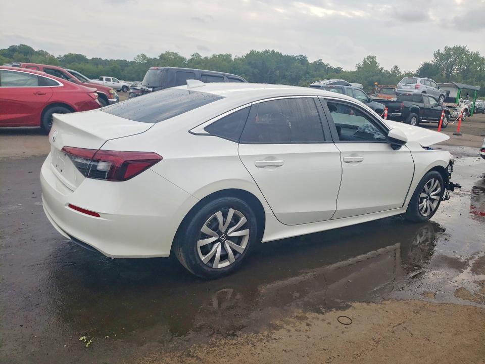 Снимка 3 от търг – 2026 HONDA CIVIC с VIN 2HGFE2F26TH557030
