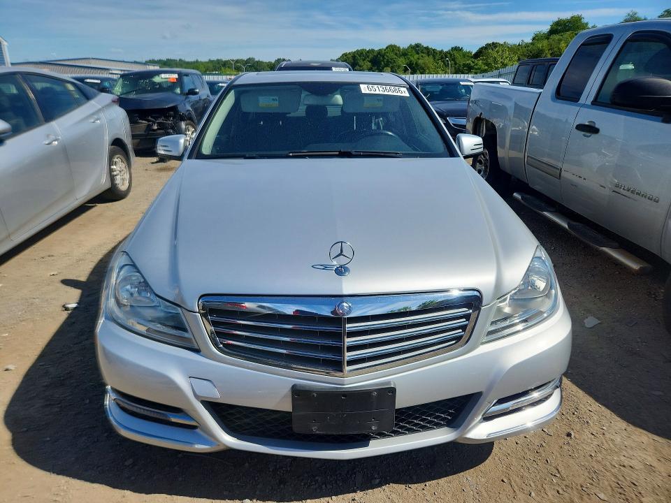 Photo 5 from auction – 2014 MERCEDES-BENZ C with VIN WDDGF8AB4EA940627