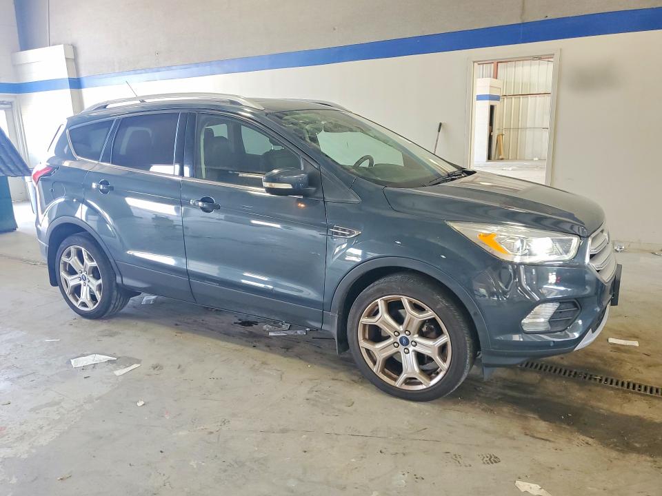 Photo 4 from auction – 2019 FORD ESCAPE with VIN 1FMCU9J9XKUA30181