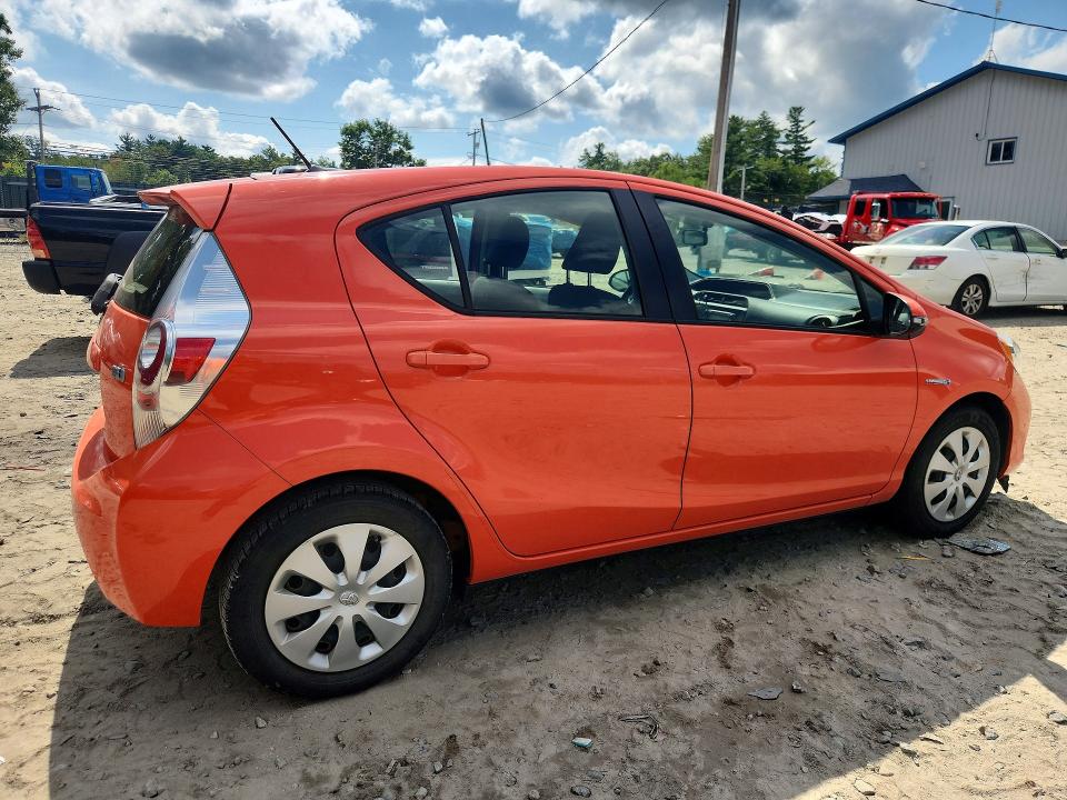 Photo 3 from auction – 2014 TOYOTA PRIUS C with VIN JTDKDTB33E1085987