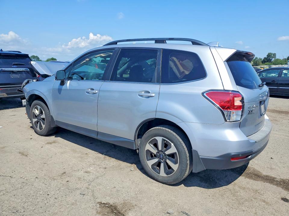 Photo 2 from auction – 2017 SUBARU FORESTER with VIN JF2SJARC3HH426403