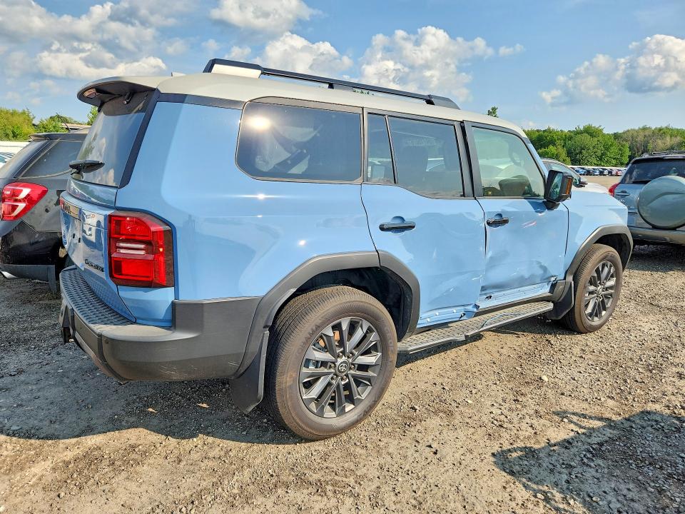 Photo 3 from auction – 2026 TOYOTA LAND CRUISER with VIN JTEABFAJ2TK056017
