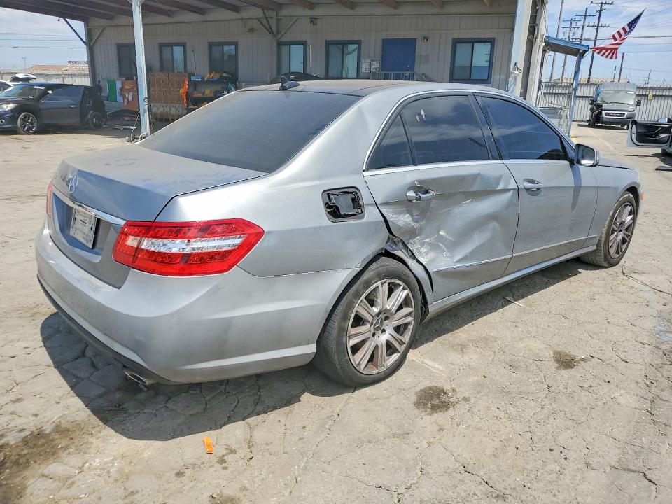 Photo 3 from auction – 2013 MERCEDES-BENZ E with VIN WDDHF5KB6DA666184