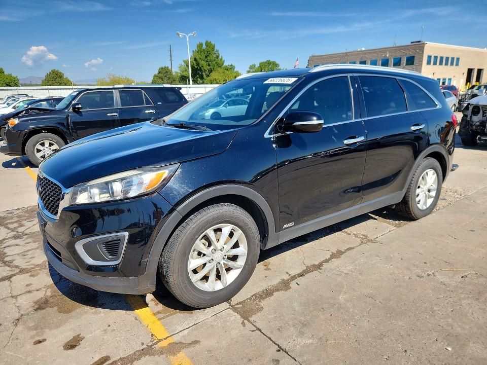 KIA SORENTO 2016 مع رقم تعريف المركبة 5XYPGDA38GG047016 - صورة من المزاد