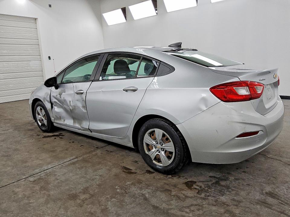 Photo 2 from auction – 2017 CHEVROLET CRUZE with VIN 1G1BC5SM0H7219095
