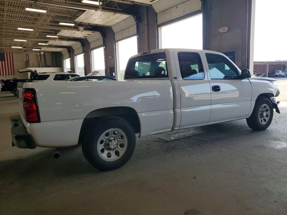 Photo 3 from auction – 2005 CHEVROLET SILVERADO with VIN 1GCEC19T35Z300070