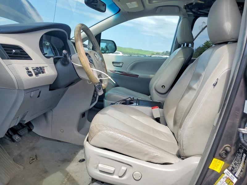 Photo 7 from auction – 2013 TOYOTA SIENNA with VIN 5TDYK3DC4DS299403