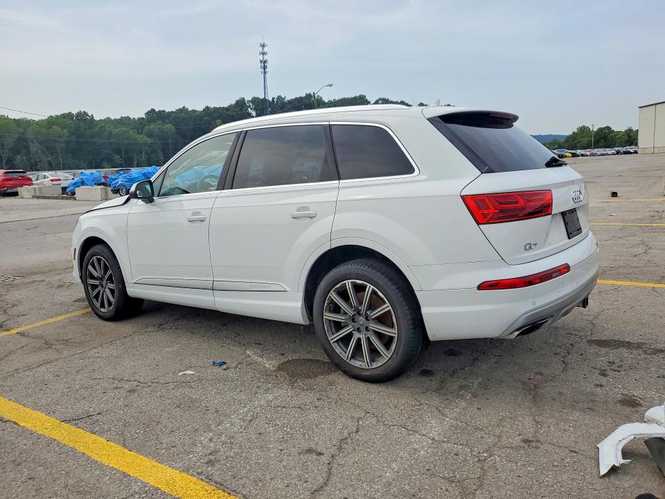 Zdjęcie 2 z aukcji – 2017 AUDI Q7 z VIN WA1LAAF7XHD032599