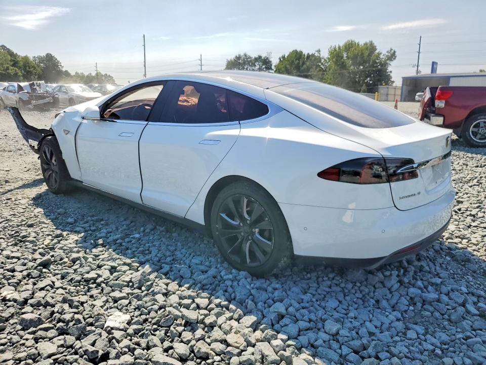 صورة رقم 2 من المزاد - 2014 TESLA MODEL S مع VIN 5YJSA1H17EFP50948