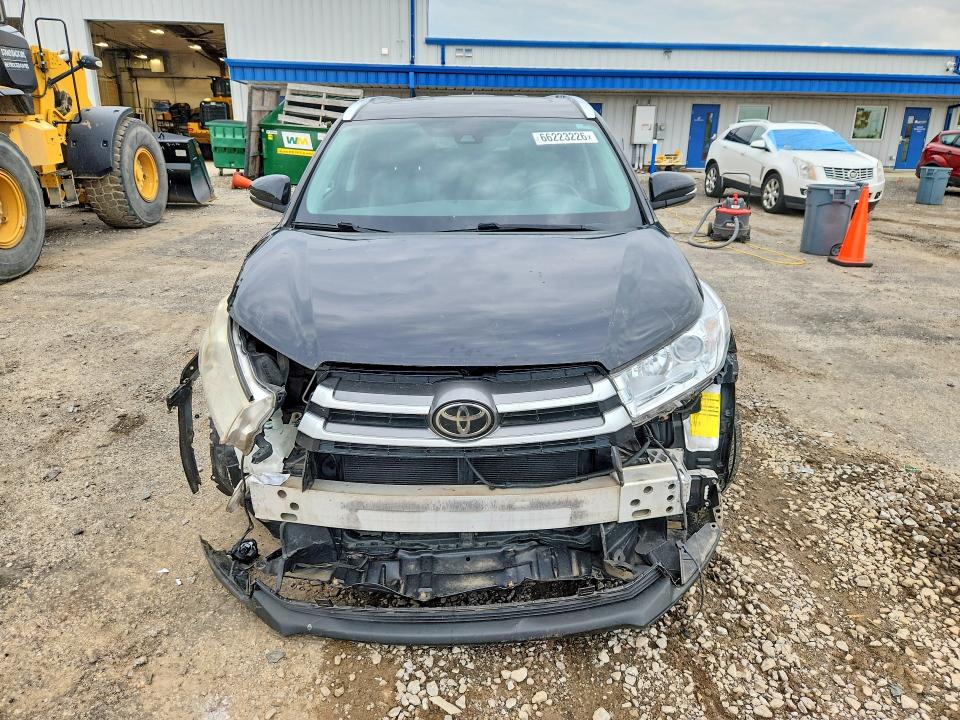 Photo 5 from auction – 2017 TOYOTA HIGHLANDER with VIN 5TDJZRFH4HS435205