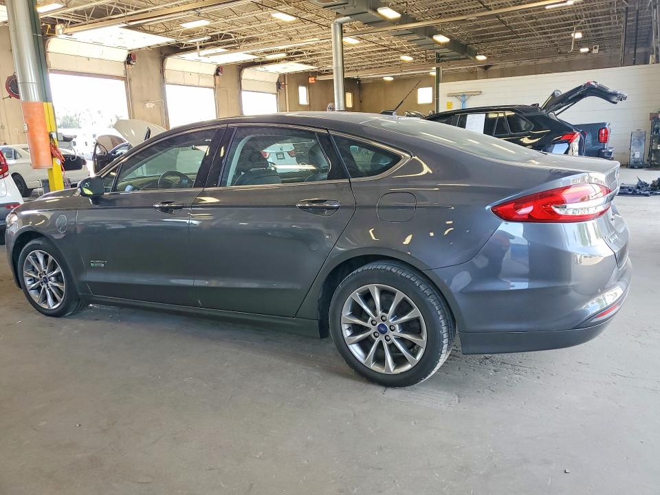 Photo 2 from auction – 2018 FORD FUSION with VIN 3FA6P0PU5JR136629