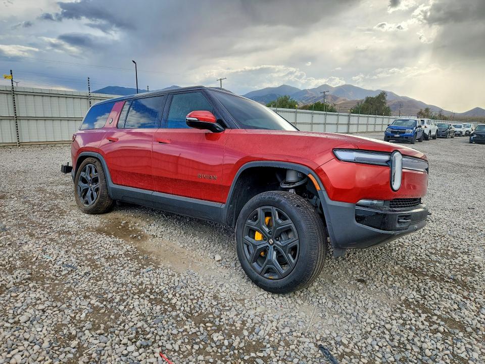 Photo 4 from auction – 2026 RIVIAN R1S with VIN 7PDSGBBP4TN082339