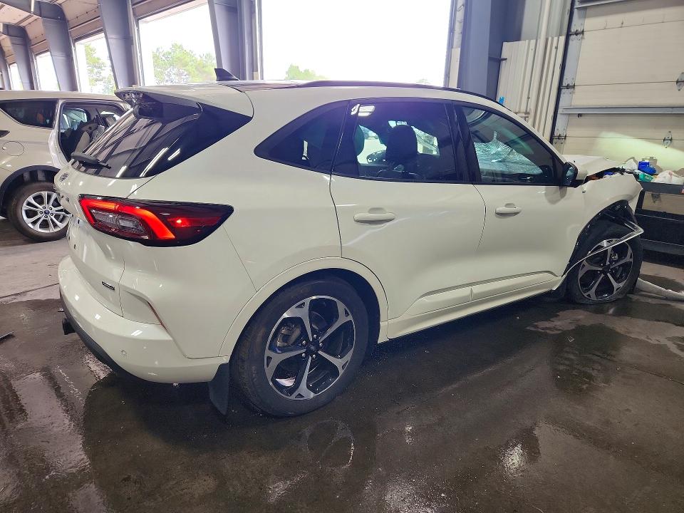 Photo 3 from auction – 2025 FORD ESCAPE with VIN 1FMCU9PZ3SUB14897