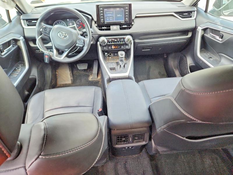 Photo 8 from auction – 2021 TOYOTA RAV4 with VIN 2T3A1RFV8MC244944