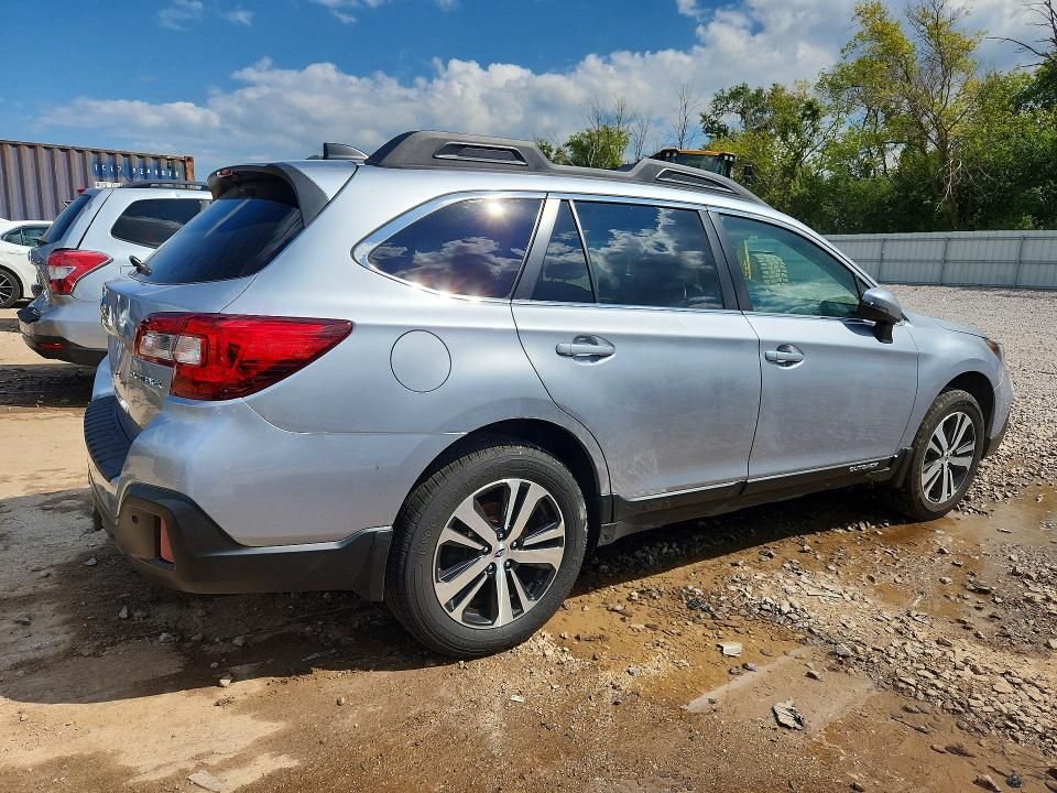 Photo 3 from auction – 2018 SUBARU OUTBACK with VIN 4S4BSANC0J3390332