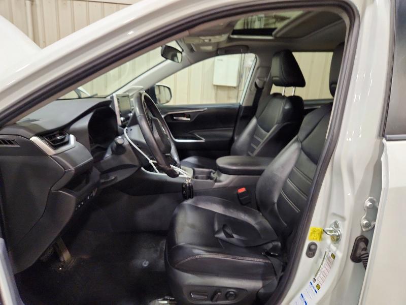 Photo 7 from auction – 2019 TOYOTA RAV4 with VIN 2T3A1RFVXKW014916
