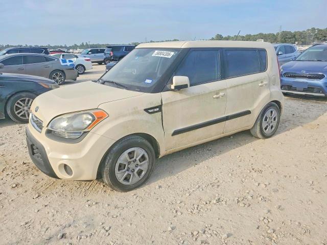 KIA SOUL 2013 z numerem VIN KNDJT2A50D7761710 - Zdjęcie z aukcji