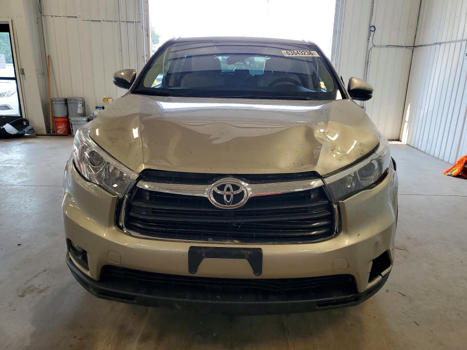 Снимка 5 от търг – 2015 TOYOTA HIGHLANDER с VIN 5TDBKRFH7FS110229