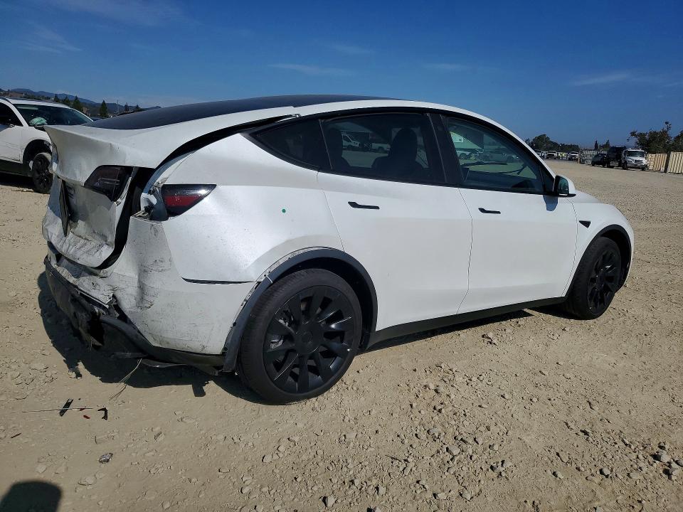Фото 3 с аукциона – 2023 TESLA MODEL Y с VIN 7SAYGDEE1PF747437