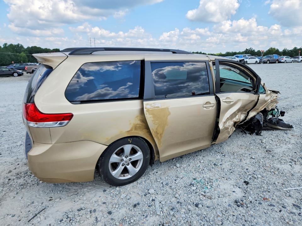Photo 3 from auction – 2012 TOYOTA SIENNA with VIN 5TDKK3DC7CS230306