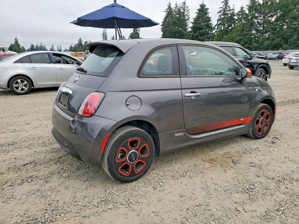 Photo 3 from auction – 2015 FIAT 500 with VIN 3C3CFFGE8FT585717