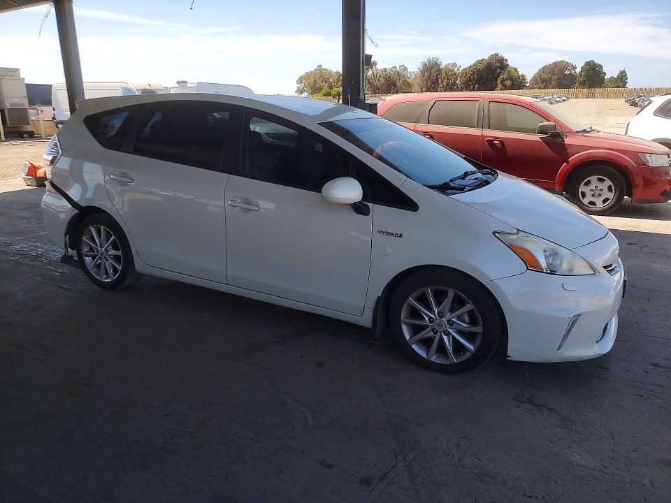 Photo 4 from auction – 2012 TOYOTA PRIUS V with VIN JTDZN3EU4C3088396