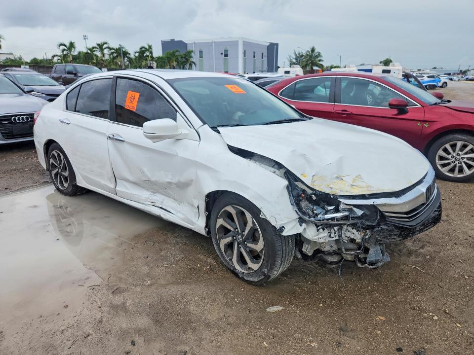 Photo 4 from auction – 2016 HONDA ACCORD with VIN 1HGCR2F75GA240458