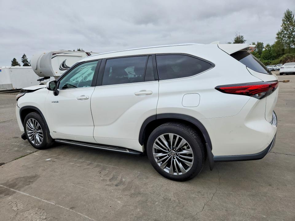 Photo 2 from auction – 2021 TOYOTA HIGHLANDER with VIN 5TDEBRCH1MS037471