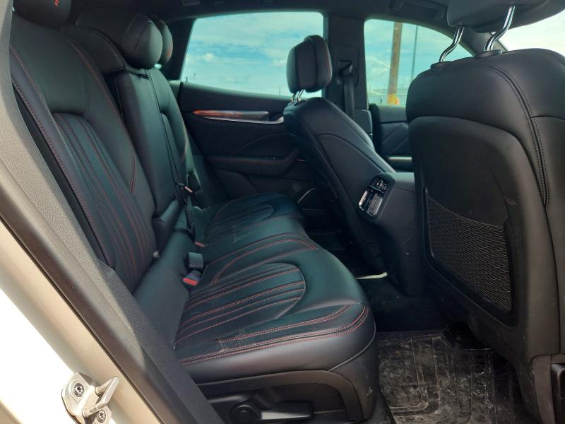 Photo 11 from auction – 2020 MASERATI LEVANTE with VIN ZN661XUL4LX349869