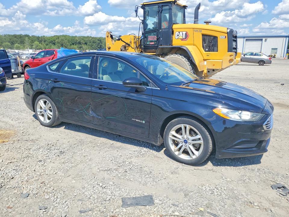 Photo 4 from auction – 2018 FORD FUSION with VIN 3FA6P0LU2JR152521