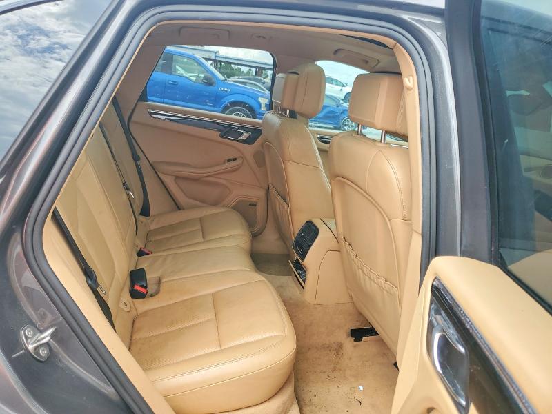 Photo 11 from auction – 2016 PORSCHE MACAN with VIN WP1AB2A50GLB45342