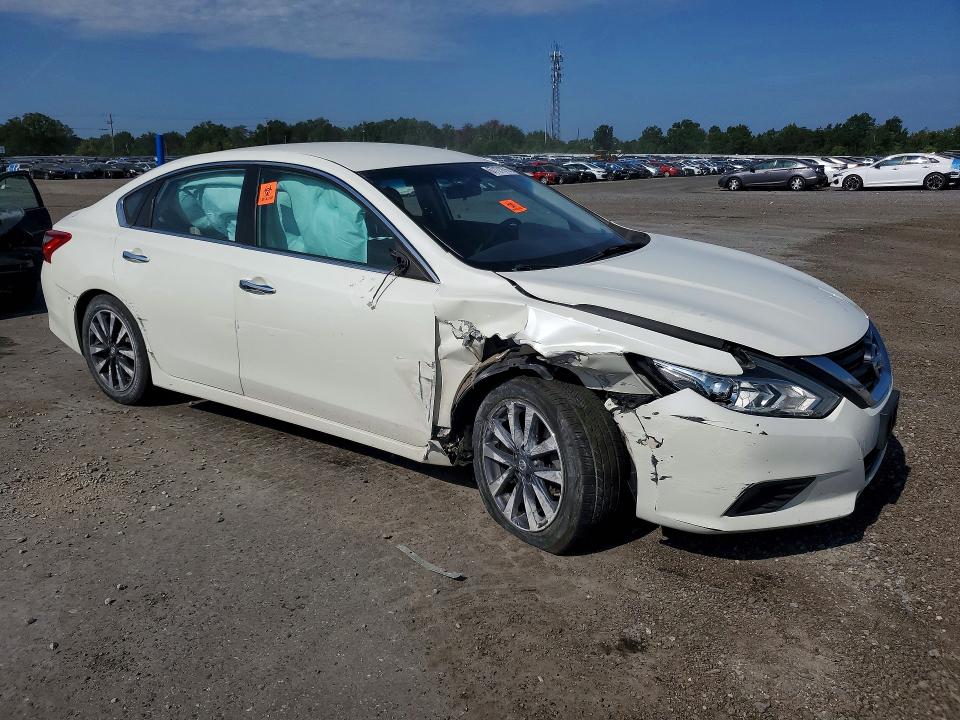 Photo 4 from auction – 2017 NISSAN ALTIMA with VIN 1N4AL3AP2HC193034