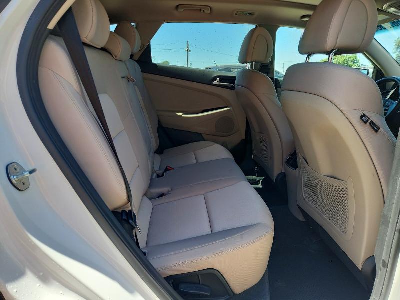 Photo 11 from auction – 2017 HYUNDAI TUCSON with VIN KM8J33A25HU578138