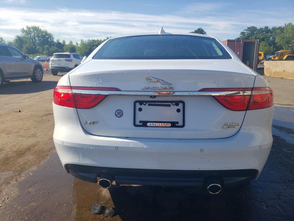 Photo 6 from auction – 2018 JAGUAR XF with VIN SAJBN4EV9JCY53312