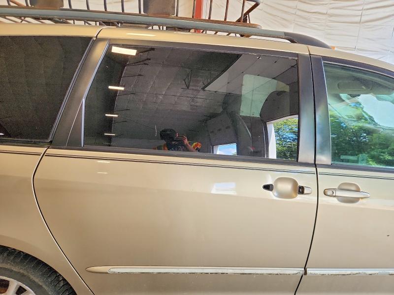 Photo 11 from auction – 2004 TOYOTA SIENNA with VIN 5TDZA22C34S135497