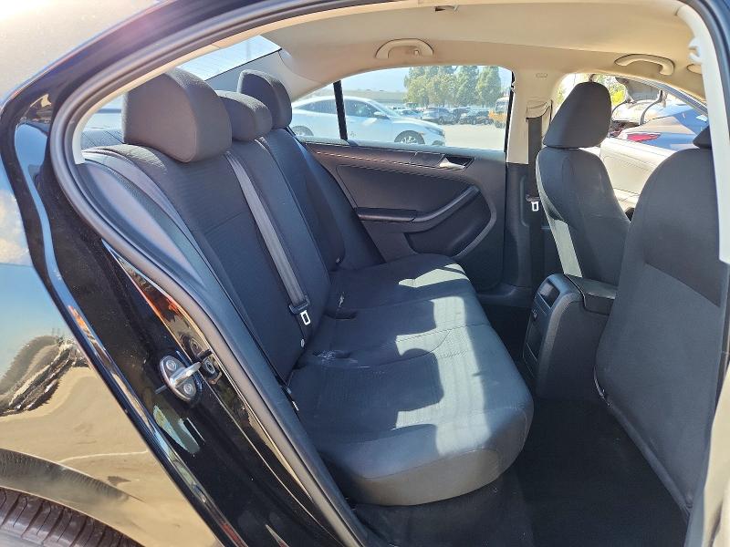 Photo 10 from auction – 2015 VOLKSWAGEN JETTA with VIN 3VW2K7AJ2FM330681