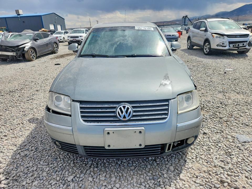 Photo 5 from auction – 2005 VOLKSWAGEN PASSAT with VIN WVWAD63B95P036437