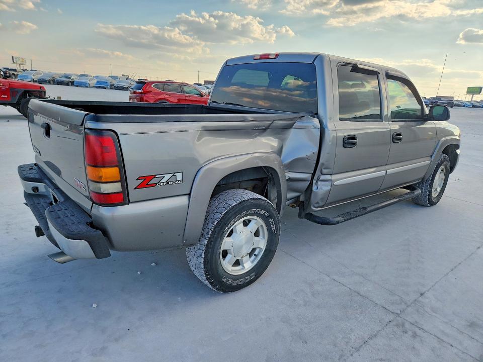 Photo 3 from auction – 2006 GMC NEW SIERRA with VIN 2GTEK13T261114431