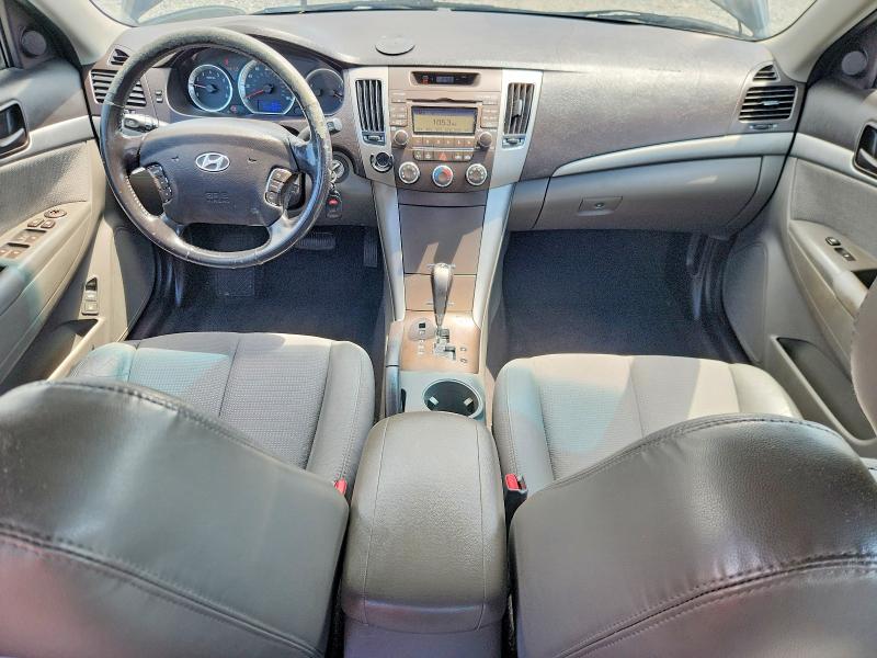 Photo 8 from auction – 2010 HYUNDAI SONATA with VIN 5NPEU4AF0AH618296