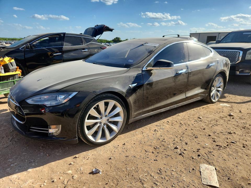 TESLA MODEL S 2013 with VIN 5YJSA1DP2DFP11600 - Photo from auction