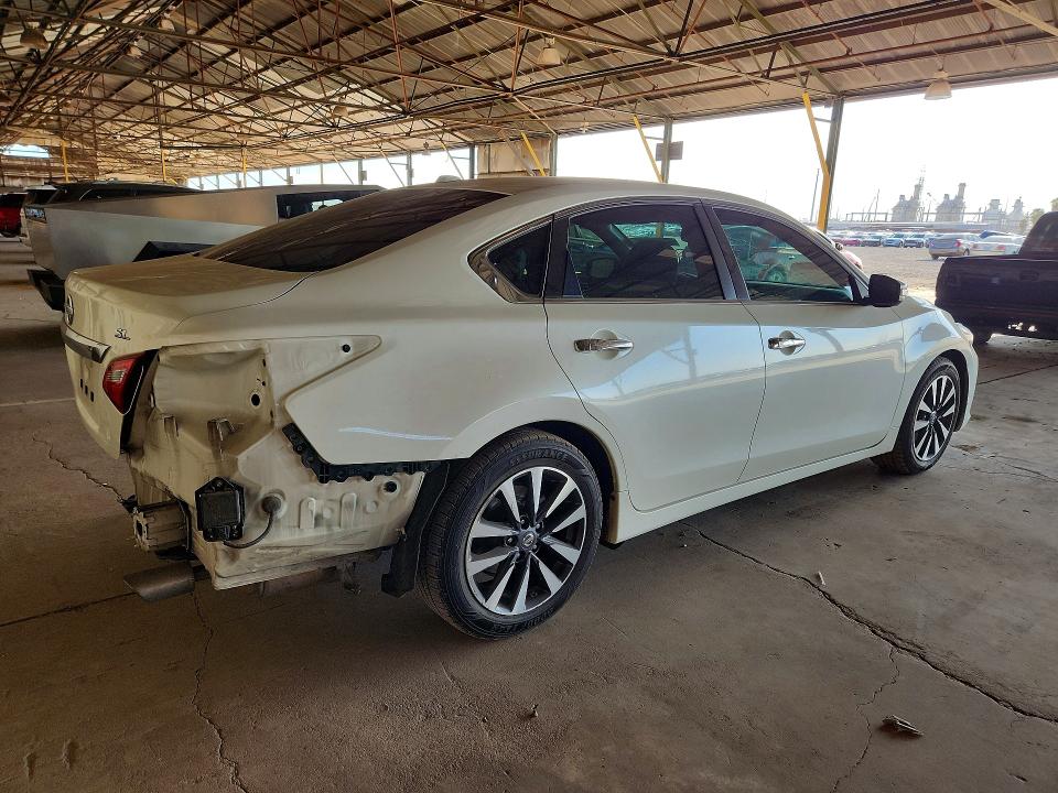 Photo 3 from auction – 2017 NISSAN ALTIMA with VIN 1N4AL3AP7HC165519